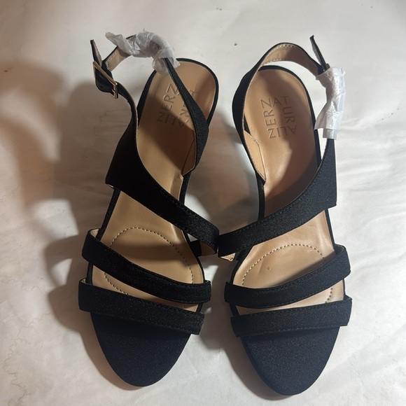 New Naturalizer Black strappy heels women’s 7 M - Picture 4 of 5